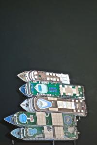 Out of commission Nile cruise ships